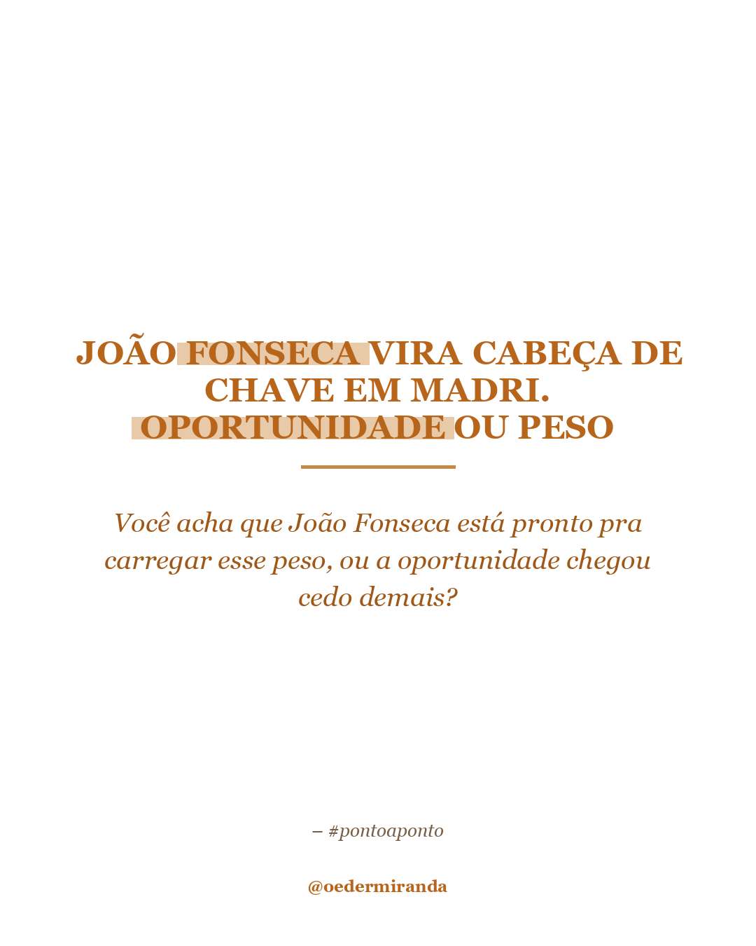 Jovem tenista de costas caminhando sozinho em direção à quadra coberta, com arquibancadas ao fundo e luz artificial forte, postura tensa, raquete na mão.